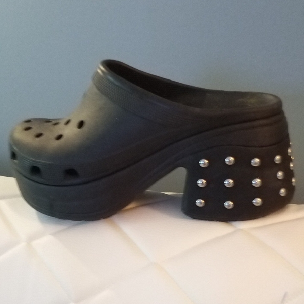 CROCS Black Studded Platform Clogs